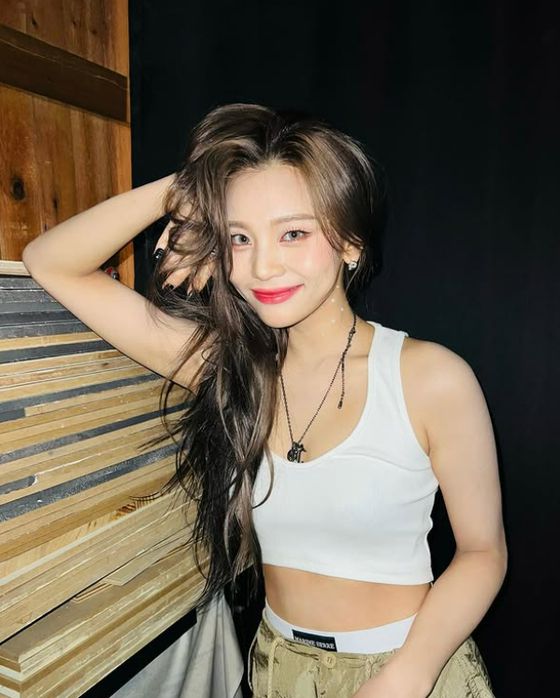 '뭘 먹고 자랐길래'에서 엄지는 팬들에게 만들어주고 싶다는 칠첩반상도 거뜬히 해낼 정도의 수준급 요리 실력을 선보였다.  사진 나승보