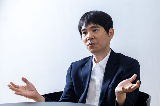 프로바둑기사 이세돌 사범이 19일 오후 서울 마포구 상암동에서 중앙일보와 인터뷰를 하고 있다. 장진영 기자.