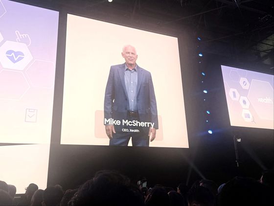 미국 디지털 헬스케어 기업 젤스의 최고경영자(CEO) 겸 창업자인 마이클 멕쉐는 지난 9일(현지시간) 미국 뉴욕 언팩 무대에서 삼성과의 협업을 소개했다. 멕쉐 CEO는 "삼성헬스는 웨어러블 생태계와 첨단 센서를 결합해 소비자들이 수년 동안 건강을 추적하고 개선할 수 있도록 했다”라며 "삼성과 함께 디지털 헬스를 확장할 수 있는 ‘웰니스’와 ‘헬스케어’를 연결하는 다리를 만들 것"이라며 고 말했다. 뉴욕=박해리 기자