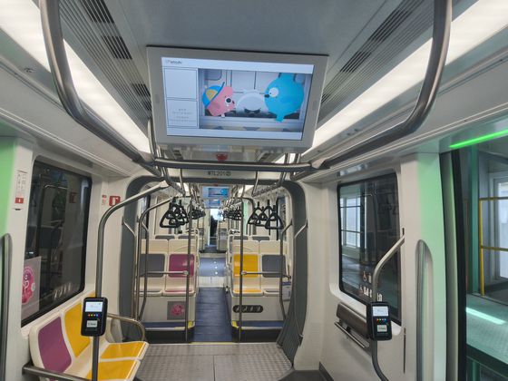 위례신도시를 오갈 트램은 우진산전이 제작 중이며 사진은 차량 실내 모습. [사진 우진산전]
