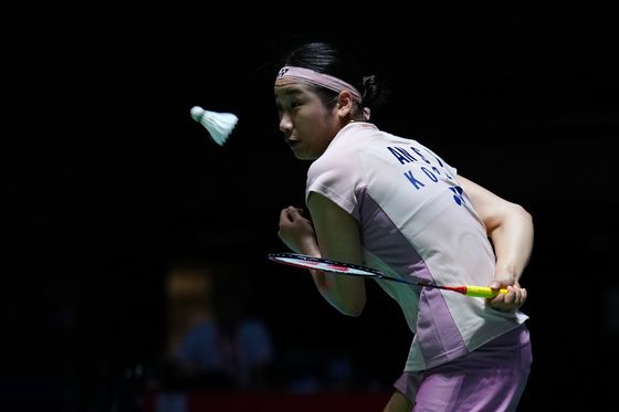 18일 '숙적' 천위페이를 꺾고 일본오픈 4강에 오른 안세영의 경기 장면. 신화=연합뉴스