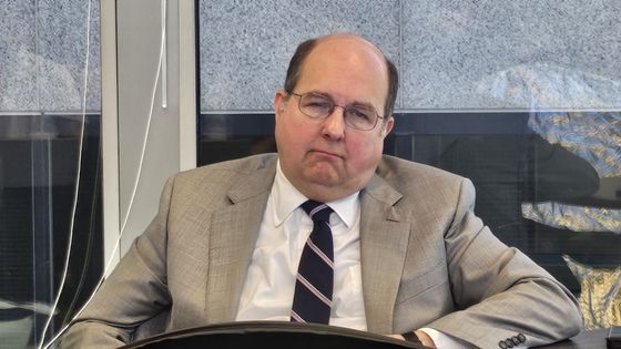 스티븐 본 전 미국무역대표부(USTR) 대표 대행은 22일(현지시간) 워싱턴 특파원들과 만나 트럼프 2기 행정부의 관세 정책에 대한 질문에 답하고 있다. 그는 통상 변호사 출신으로 트럼프 1기 때 통상정책에 깊숙이 관여한 인물이다. 워싱턴=강태화 특파원