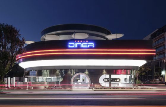 미국 LA 웨스트 할리우드의 감성에 맞게 들어선 '테슬라 다이너'. Tesla