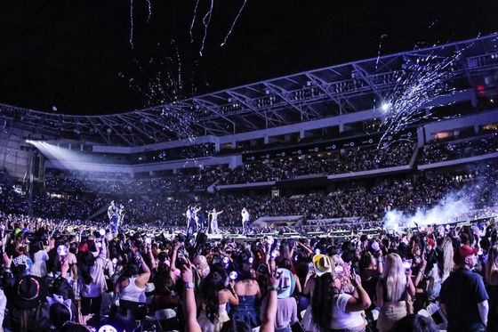 에이티즈의 캡틴 홍중, 그는 "에이티즈가 끝까지 기대를 모으는 팀이길 바란다"고 전했다. 사진 HOGER