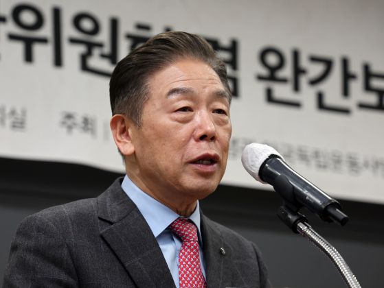 김형석 독립기념관장이 2024년 12월 5일 오후 서울 종로구 서울글로벌센터 국제회의장에서 열린 '2024년도 한국독립운동인명사전 편찬위원회 겸 완간기념회'에서 인사말을 하고 있다. 뉴스1