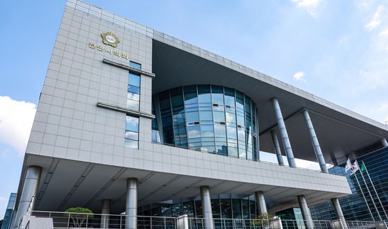 천안시공무원노조는 천안시의회 일부 의원들이 인격 모독과 강압적 고성 등 갑질을 자행하고 있다며 공식 사과와 재발방지를 요구하는 성명을 18일 발표했다. [사진 천안시의회]