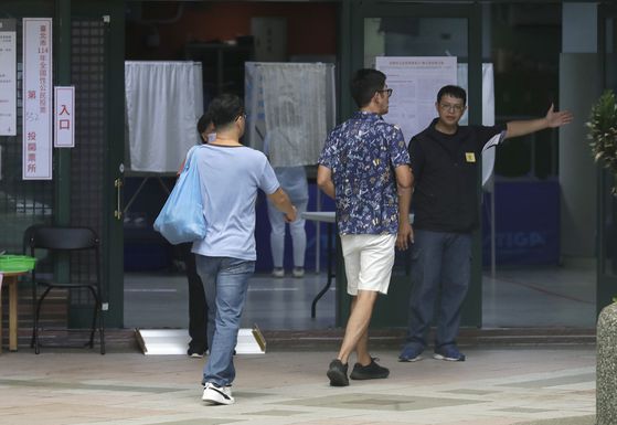 23일 대만의 원전 3호기 재가동 여부를 묻는 국민투표가 실시됐다. 개표 결과 찬성 74%, 반대 26%로 라이칭더 민진당 정부의 탈원전 정책이 벽에 부딪쳤다. 다만 총 유권자의 25% 득표 조항으로 인해 원전 재가동은 통과하지 못했다. AP=연합뉴스