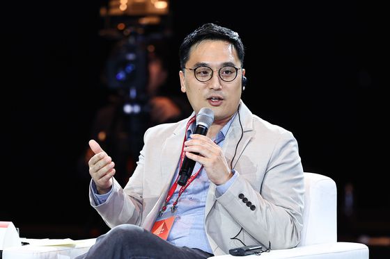 '중앙일보-CSIS 포럼 2025'가 26일 서울 중구 신라호텔 다이너스티홀에서 열렸다. 이날 3세션에서 좌장을 맡은 티모시 마틴 월스트리트저널 한국지사장이 발언하고 있다. 김종호 기자