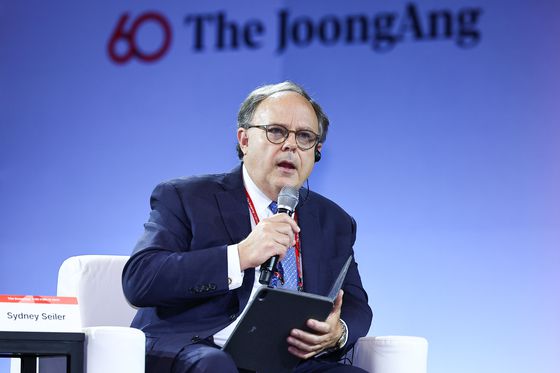 '중앙일보-CSIS 포럼 2025'가 26일 서울 중구 신라호텔 다이너스티홀에서 열렸다. 이날 3세션에서 좌장을 맡은 시드니 사일러 전 미 국가정보위원회 북한정보분석관이 발언하고 있다. 김종호 기자