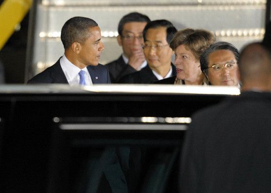 제21대 대선을 앞둔 지난 5월 8일 한덕수 당시 무소속 대통령 선거 후보가 김문수 후보와 서울 국회 사랑재에 위치한 커피숍에서 후보 단일화 관련 회동을 하고 있다. /뉴스1