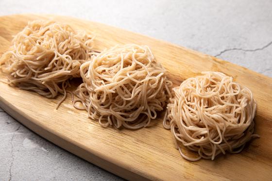 파로로 만든 면은 쫄깃하고 밀도있는 식감이 특징이다. 사진 그레인온