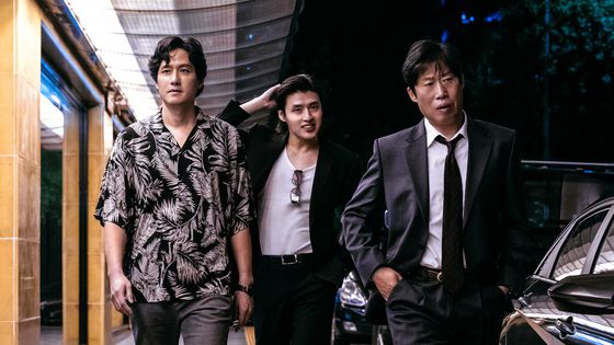 상반기 최고 흥행을 기록한 황병국 감독의 영화 ‘야당’. [사진 각 제작사]