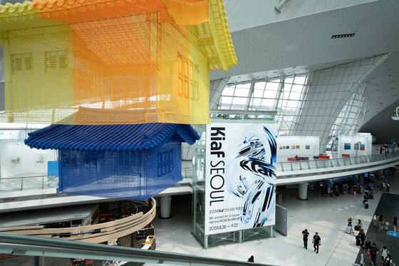 키아프·인천공항 특별전 ‘We Connect, Art & Future, Kiaf and INCHEON AIRPORT’ 2024. 사진 키아프