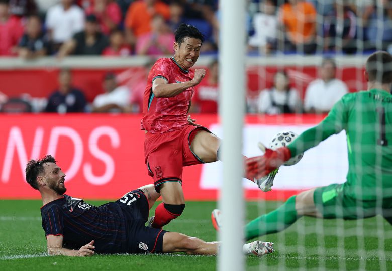 6일(현지시간) 미국 뉴저지주 해리슨 스포츠일러스트레이티드 스타디움에서 열린 한국 대 미국 친선경기에서 한국 손흥민이 골을 넣고 있다. [연합뉴스]