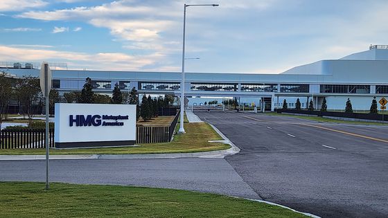 지난 4일(현지시간) 미 이민당국의 대규모 체포 작전이 진행된 미국 조지아주 서배나 현대차-LG에너지솔루션 합작 공장 인근에 위치한 게스트하우스를 운영하는 임태환 조지아 동남부 연합한인회장이 7일 중앙일보와 인터뷰하고 있다. 서배나=강태화 특파원