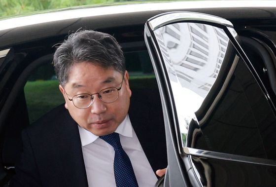 4일 국회에서 열린 법제사법위원회 전체회의에서 추미애 위원장이 회의를 주재하고 있다. 임현동 기자