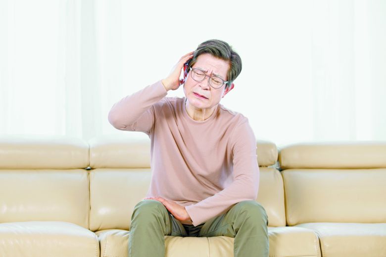 기억력 저하 현상이 반복되면 단순 건망증보다 치매 가능성을 살펴야 한다. 출처: Gettyimagesbank