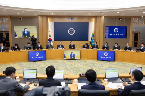 이재명 대통령이 16일 세종시 정부세종청사에서 열린 제42회 국무회의에서 발언하고 있다.(대통령실 제공) 뉴스1