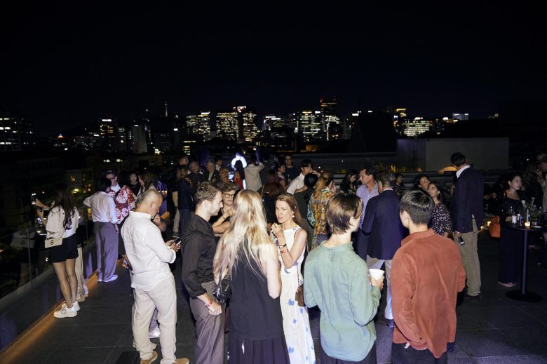 지난 4일 푸투라서울에서 열린 ‘프리즈 서울’ 축하 리셉션에 참석한 국내외 미술계 주요 인사들 (사진 제공=푸투라서울(Futura Seoul))