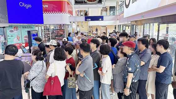 시내버스 753번에서 내리면 곧장 보이는 풍경. 여의도선착장이 정면에 보인다. 문희철 기자