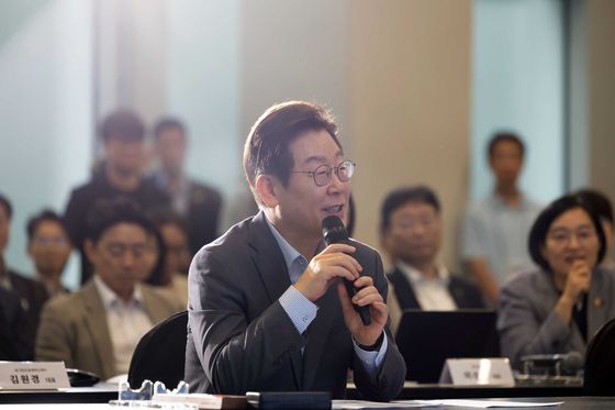 이재명 대통령이 지난 11일 청와대 영빈관에서 열린 취임 100일 기자회견 '회복을 위한 100일, 미래를 위한 성장'에서 발언하고 있다. 연합뉴스