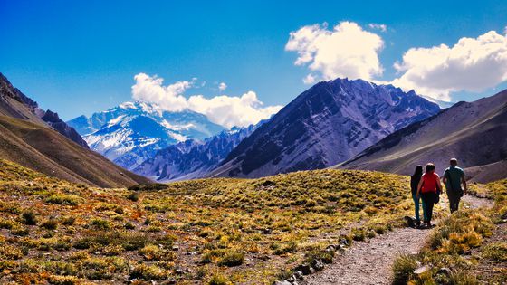안데스 산맥의 풍경. 안데스 최고봉 아콩카과 자락에 멘도사가 자리하고 있다.