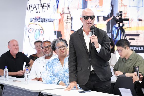 래리 워시(앞줄 오른쪽).