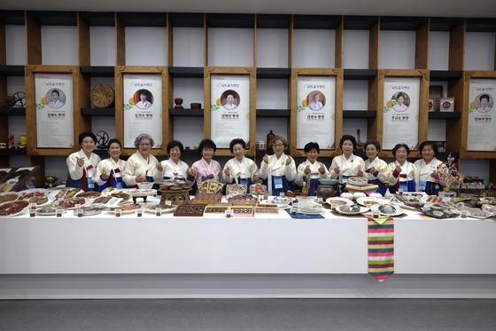 미식문화관의 명인관에서는 남도를 대표하는 12명의 명인들의 음식과 이야기를 만날 수 있다. 사진 남도국제미식산업박람회 사무국