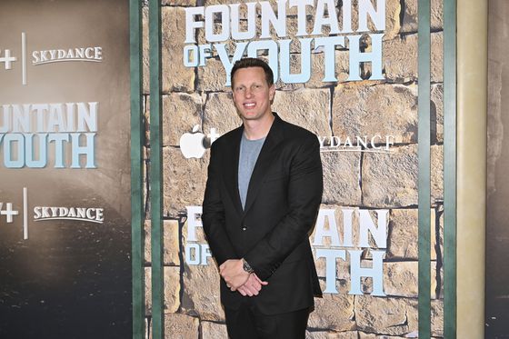 영화제작사 스카이댄스 CEO 데이비드 엘리슨이 지난 5월 19일(현지시간) 뉴욕의 미국 자연사 박물관에서 열린 "젊음의 분수" 시사회에 참석했다. AP=연합뉴스