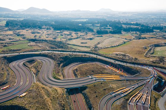 레이싱 코스 전경. 제주의 자연적 요소에 맞춰 데이터 분석을 기반으로 설계됐다. 9.81파크