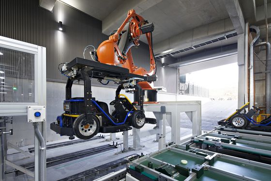 9.81파크의 레이싱카. 자동화된 기계 설비 시스템으로 운영되고 있다. 9.81파크