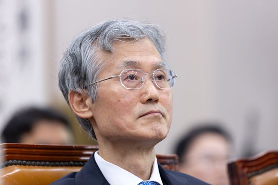 조희대 대법원장이 13일 서울 여의도 국회에서 열린 법제사법위원회의 대법원 등에 대한 국정감사에 출석해 있다. 뉴스1