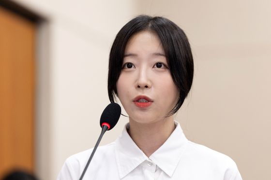 14일 서울 여의도 국회 과학기술정보방송통신위원회에서 열린 2025년도 국정감사에 유튜버 쯔양(본명 박정원)이 출석해 있다. 연합뉴스