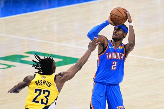 지난 시즌 MVP 길저스-알렉산더(오른쪽). EPA=연합뉴스