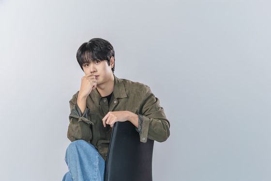 오는 29일 '노래의 날개 위에' 리사이틀 무대에 서는 테너 김민석. [제공 마포아트센터]