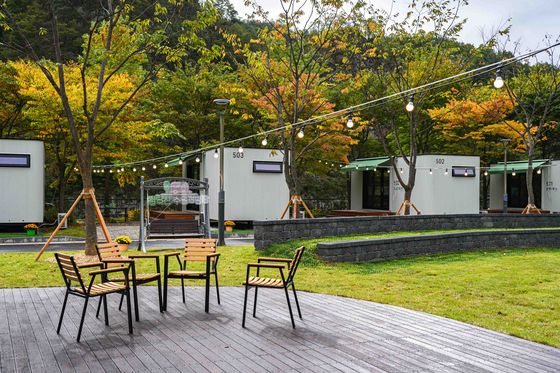 지난 22일 개장한 경북 봉화군 청량산 '청량산 수원캠핑장'. 경기 수원시는 인구소멸위기에 놓인 우호도시 '봉화군'과의 상생협력을 위해 청량산 수원캠핑장을 조성했다. 사진 수원시