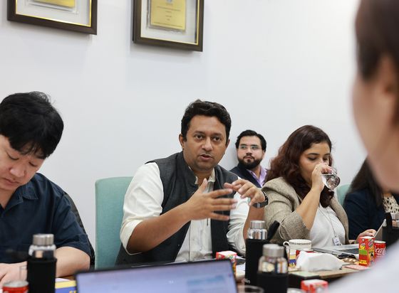 시다르트 나라야난 인베스트인디아 수석부사장이 31일 인도 델리의 인베스트인디아 사무실에서 인터뷰에 응하고 있다. 사진 크래프톤