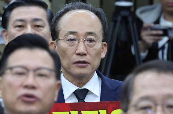 국민의힘 장동혁 대표가 4일 서울 여의도 국회에서 열린 의원총회에서 발언하고 있다. 연합뉴스