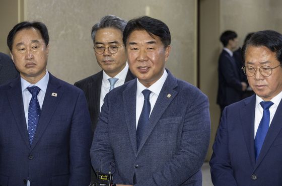 김현지 제1부속실장이 10월 21일 용산 대통령실에서 열린 국무회의에 참석해 있다. 연합뉴스