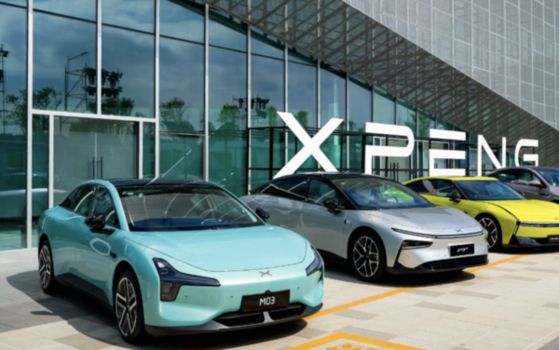 샤오펑이은 ‘AI 데이’ 행사에서 선보인 3종의 로보택시. 사진 샤오펑