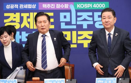 김병기 더불어민주당 원내대표가 12일 국회에서 열린 최고위원회의에서 발언하고 있다. 연합뉴스