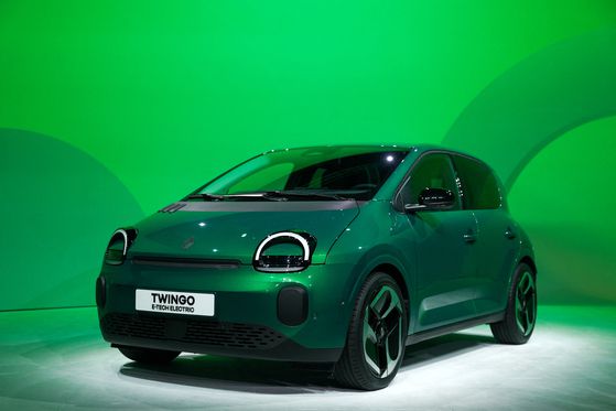 르노가 최근 공개한 소형 전기차 모델 ‘트윙고 E-Tech’. [로이터=연합뉴스]