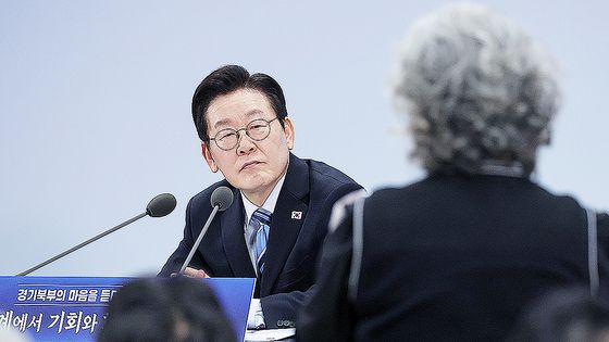 경기도 의정부시 반환미군기지 캠프 레드클라우드(CRC)에 울타리가 설치되어 있다.   연합뉴스