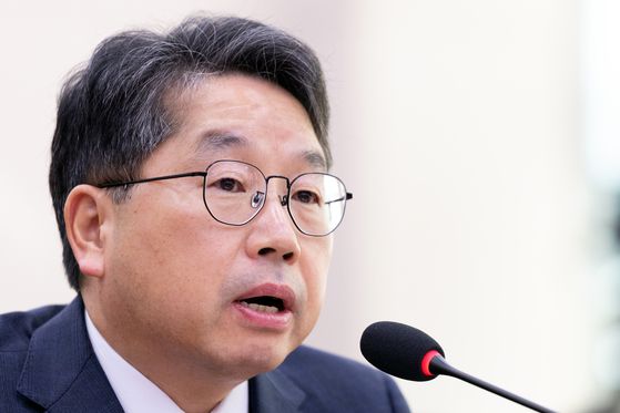 노만석 검찰총장 권한 대행은 "항소 포기는 내 결정"이라면서도 항소 여부를 놓고 법무부 등 윗선과의 이견이 있었단 사실은 인정했다. 뉴스1