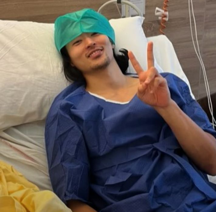 수술 후 병상에만 누워있던 조규성. [사진 미트윌란]