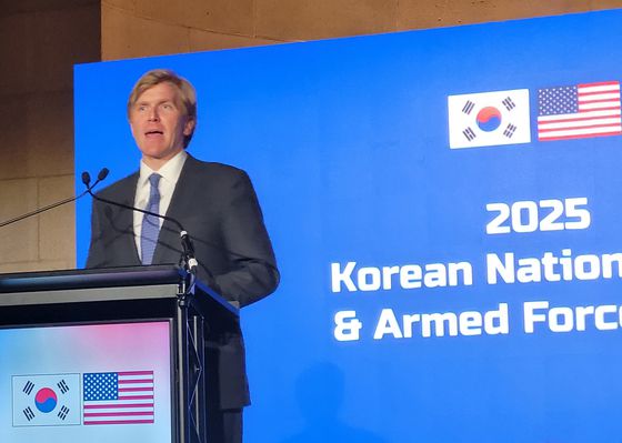 주미대사관 국경일 리셉션에서 축사하는 엘브리지 콜비 미국 전쟁부차관. 연합뉴스