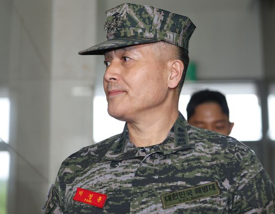 박정훈 전 해병대 수사단장이 참고인 조사를 받기 위해 지난 9월 4일 서울 서초구 순직해병특별검사팀에 출석하고 있다. 연합뉴스