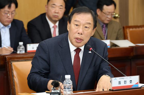 최민호 세종시장이 대전시 서구 둔산동 대전시청에서 열린 국민의힘 충청권 지역민생 예산정책협의회에 참석해 발언하고 있다. 연합뉴스