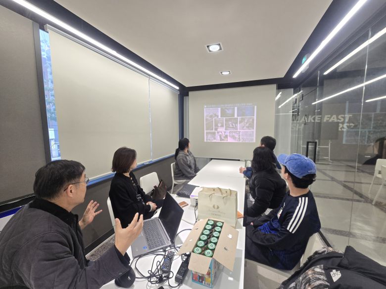 ▲ 이랜드월드 R&D센터 이성훈 본부장의 기업 소개 장면