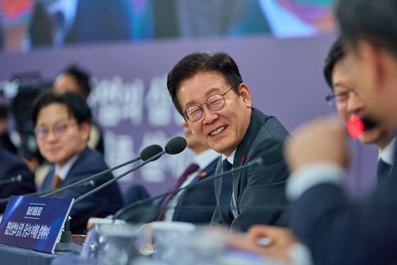 이재명 대통령이 5일 충남 천안시 한국기술교육대학교에서 열린 '충남의 마음을 듣다' 타운홀미팅에서 발언하고 있다.뉴스1